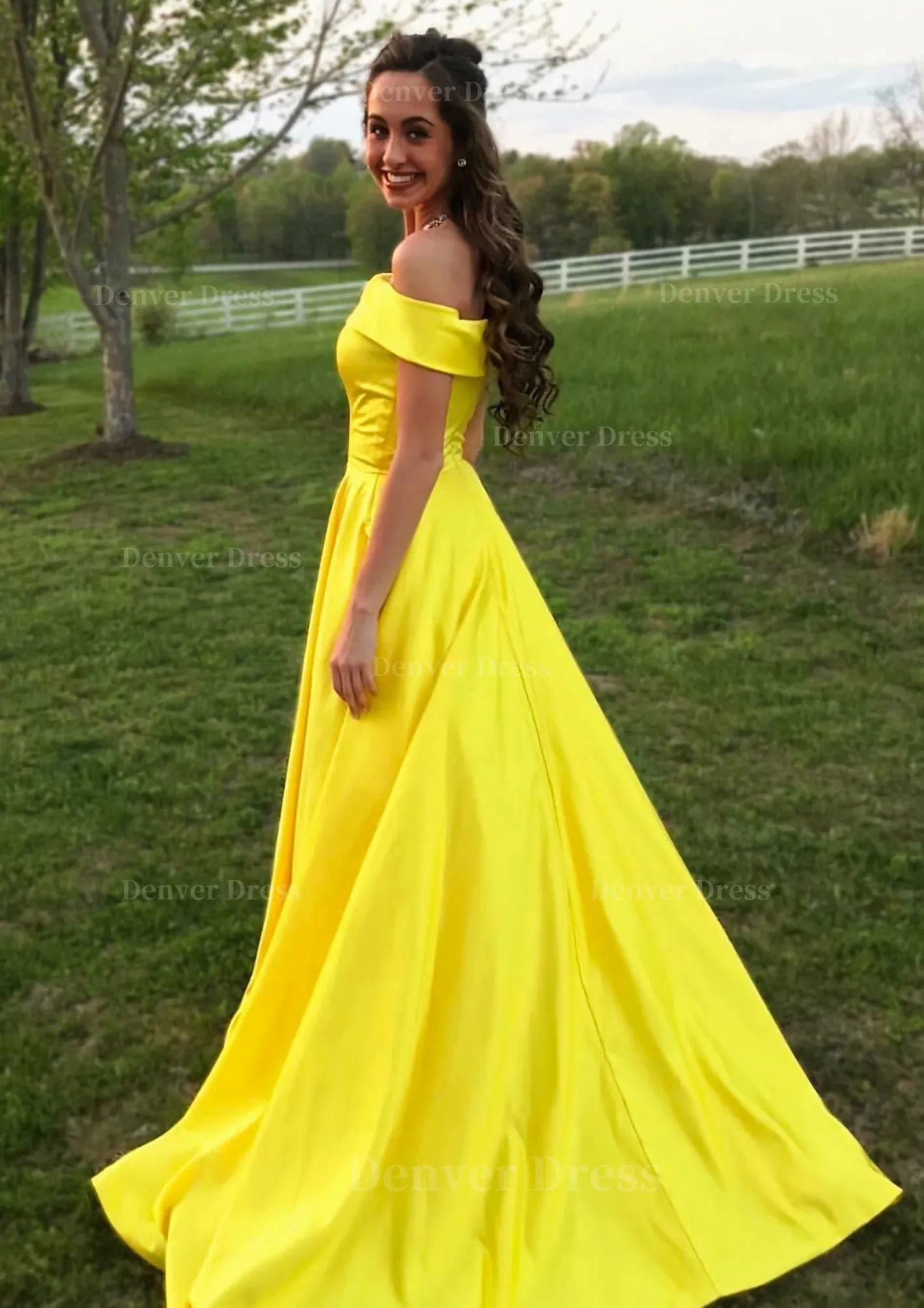 A-line/Princess Off-the-Shoulder Sleeveless Sweep Train Satin Prom Dress With Low Back