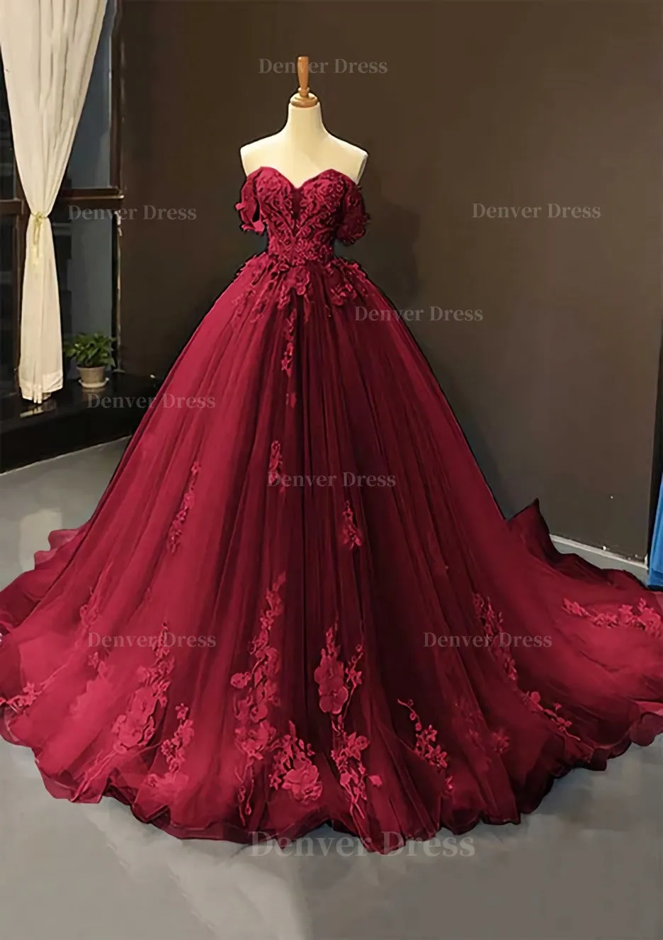 Ball Gown Off-the-Shoulder Sweep Train Tulle Prom Dress With Appliqued