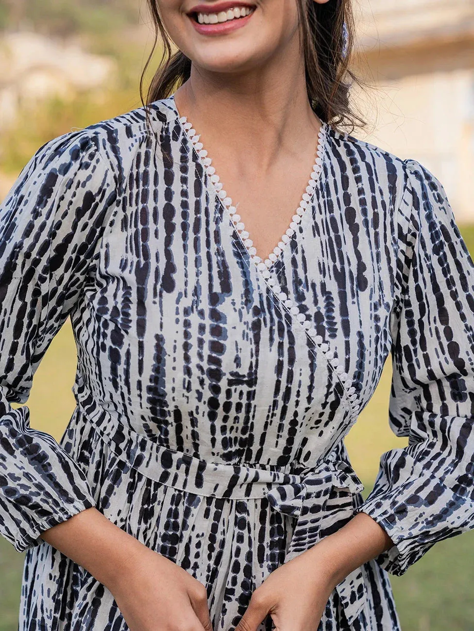 Black And White Pure Cotton Tie Dye Less Border Tassels Were Dress