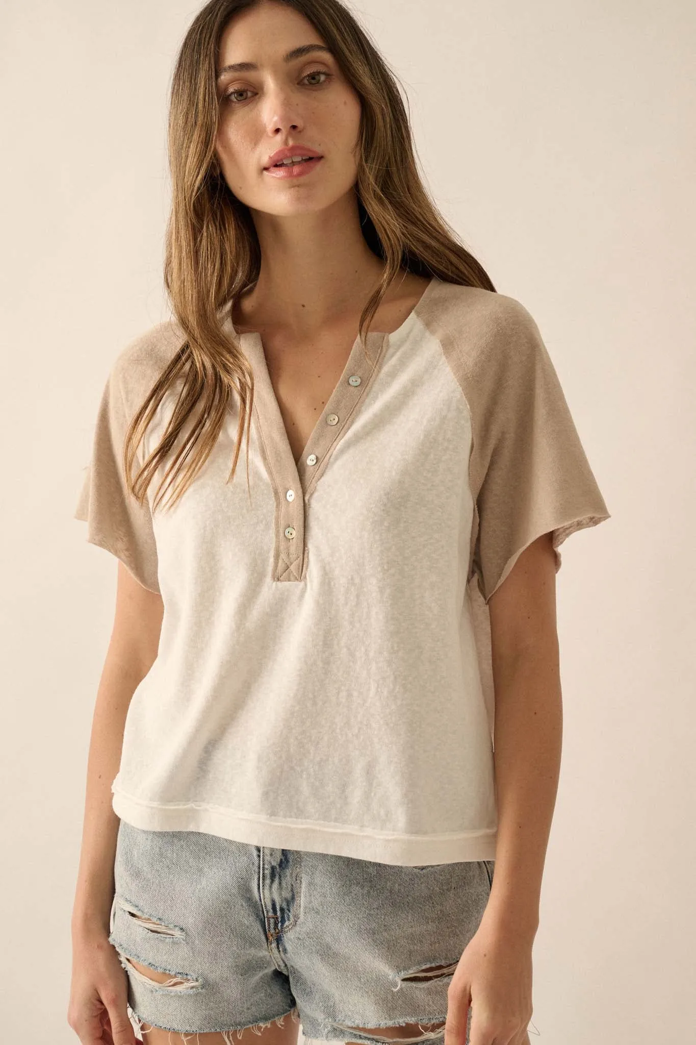 Easy Fit Cropped Raw-Edge Henley Raglan Tee