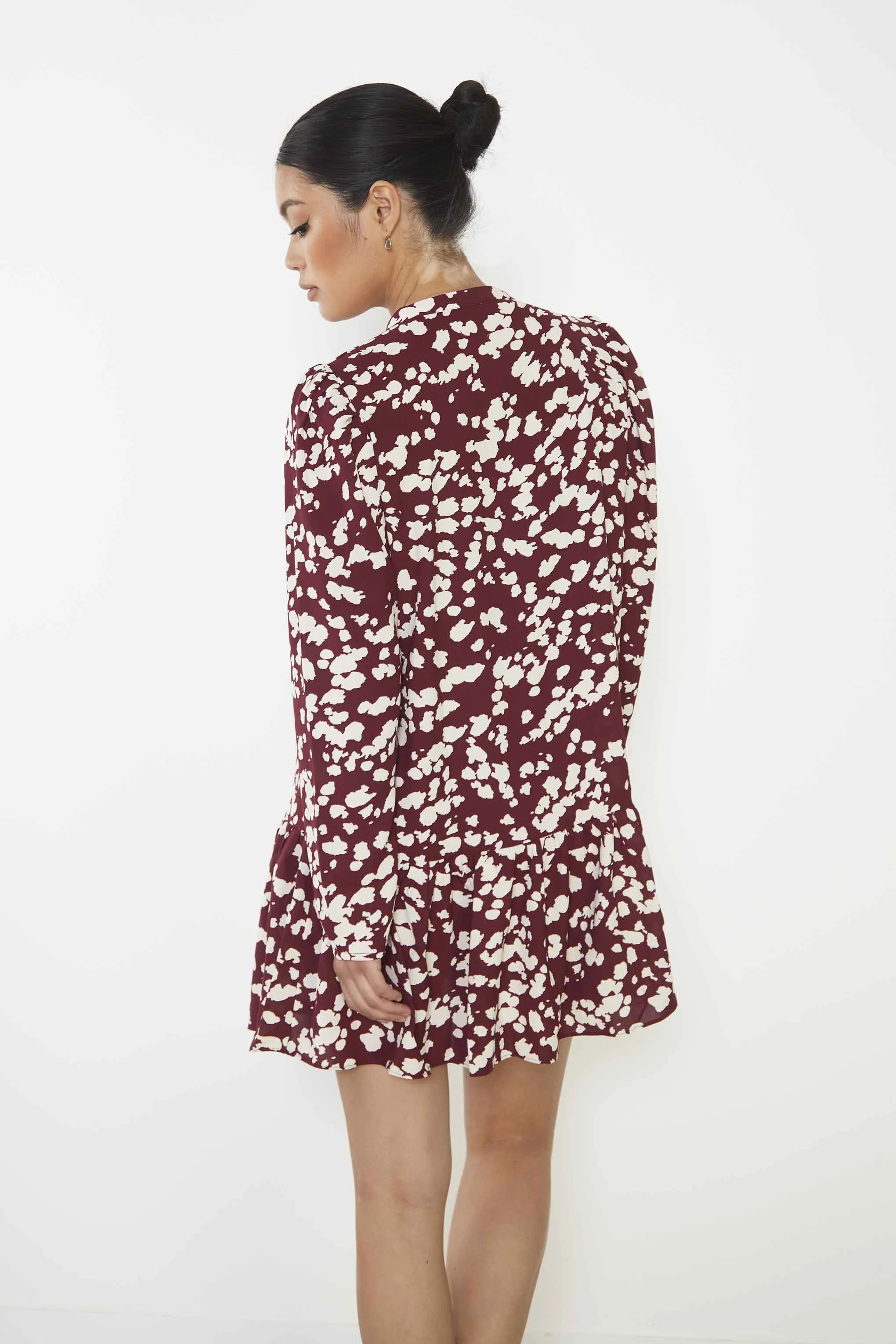 Glamorous Burgundy Cream Abstract Mini Dress with Ruffle Hem and Long Sleeves