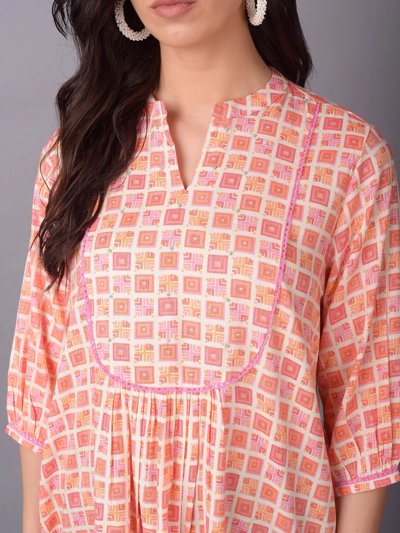 Winter Wear - Women Peach Geometric Printed Tunic