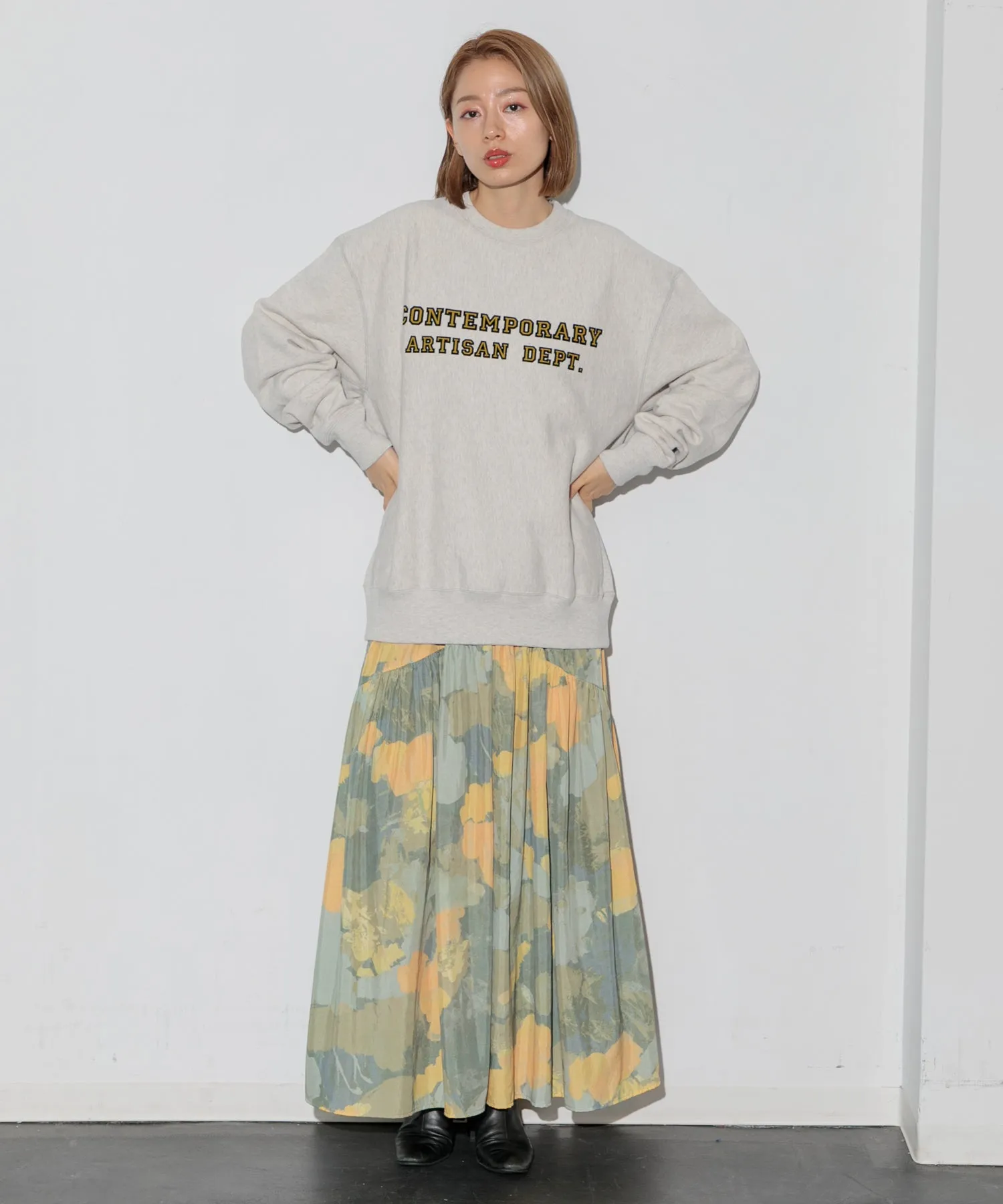 【WOMEN】高橋愛×AMERICAN RAG CIE アブストラクトラウンドギャザースカート